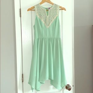 NWOT Green & Ivory Dress - Size Small